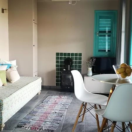 The Iconpainter Zaga Villa Kompoi