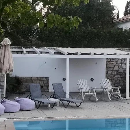 The Iconpainter Zaga Villa