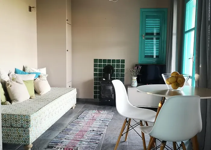 The Iconpainter Zaga Villa Kompoi