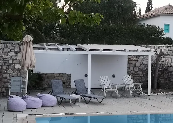 The Iconpainter Zaga Villa